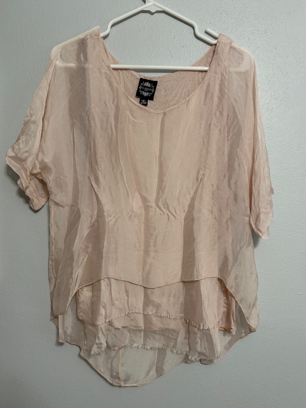 Le Marais short sleeve pink silk blouse size small